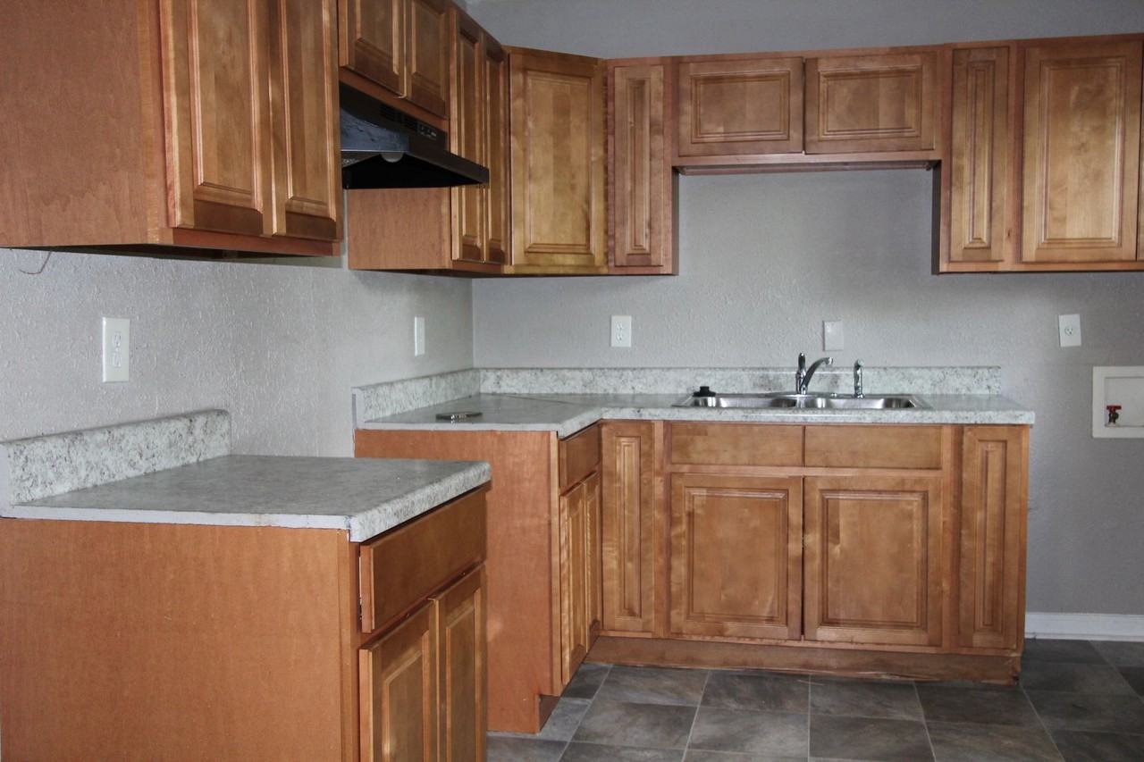 637 Leacrest Ave - Photo 2 of 8