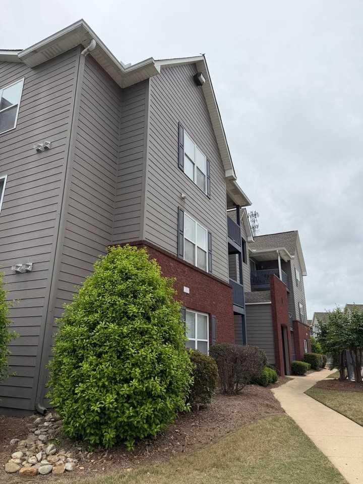 1114 S College St #1-201 - Photo 2 of 18