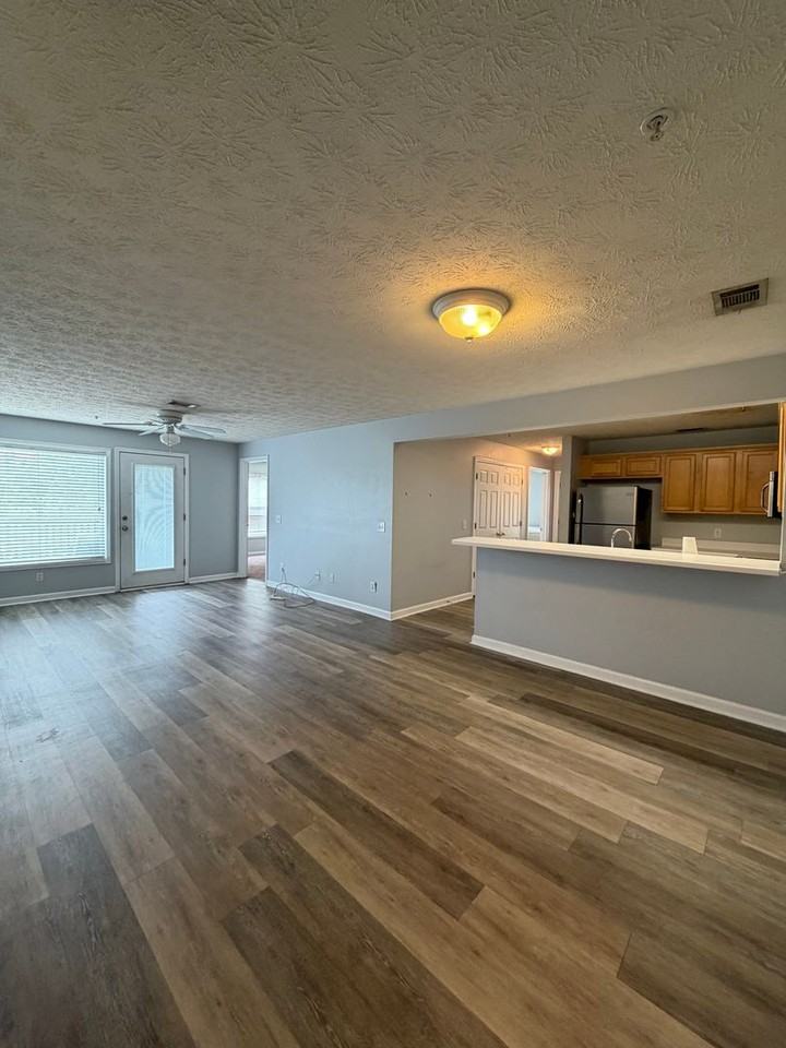 1114 S College St #1-201 - Photo 4 of 18