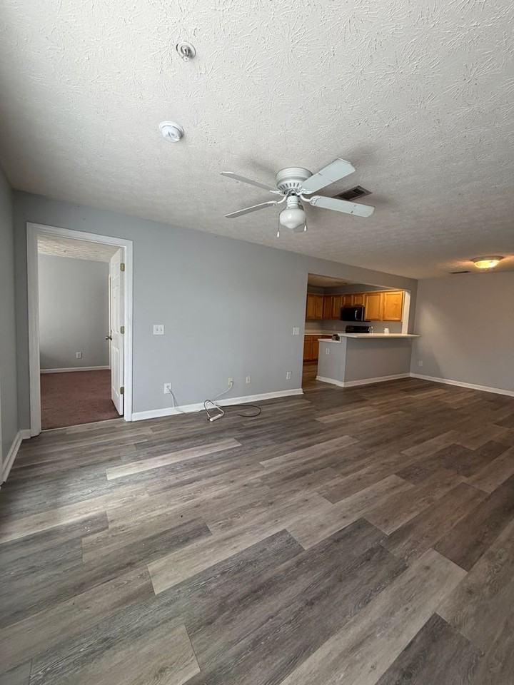 1114 S College St #1-201 - Photo 5 of 18