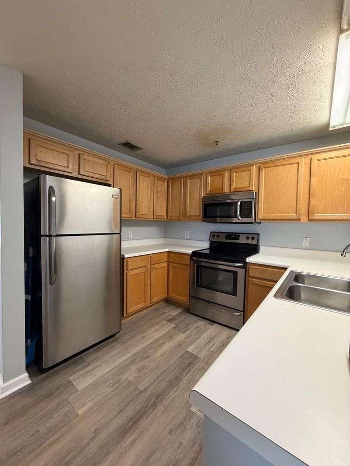 1114 S College St #1-201 - Photo 6 of 18
