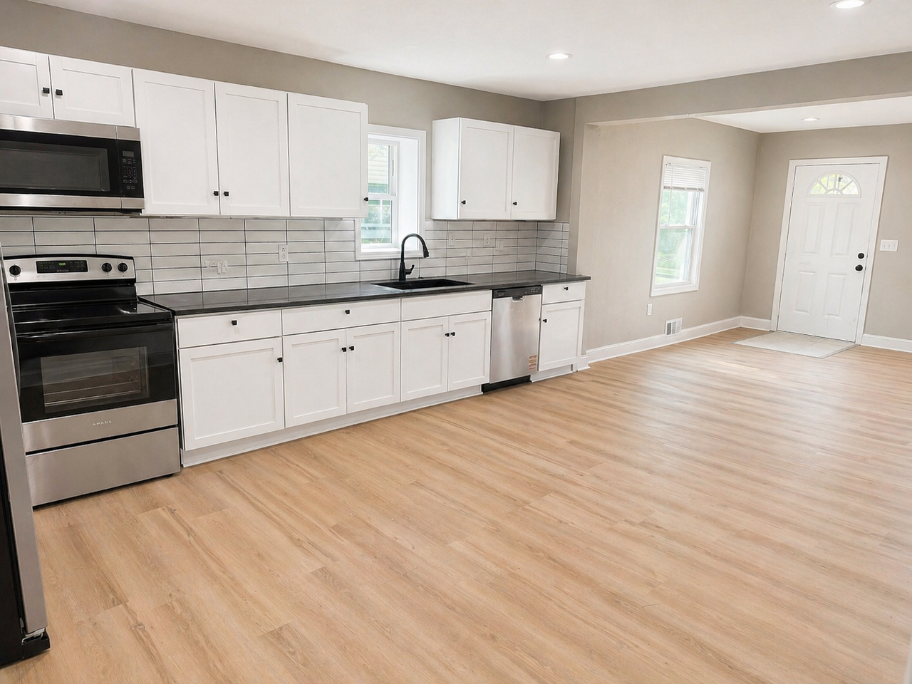 1524 E 51st St - Photo 7 of 23