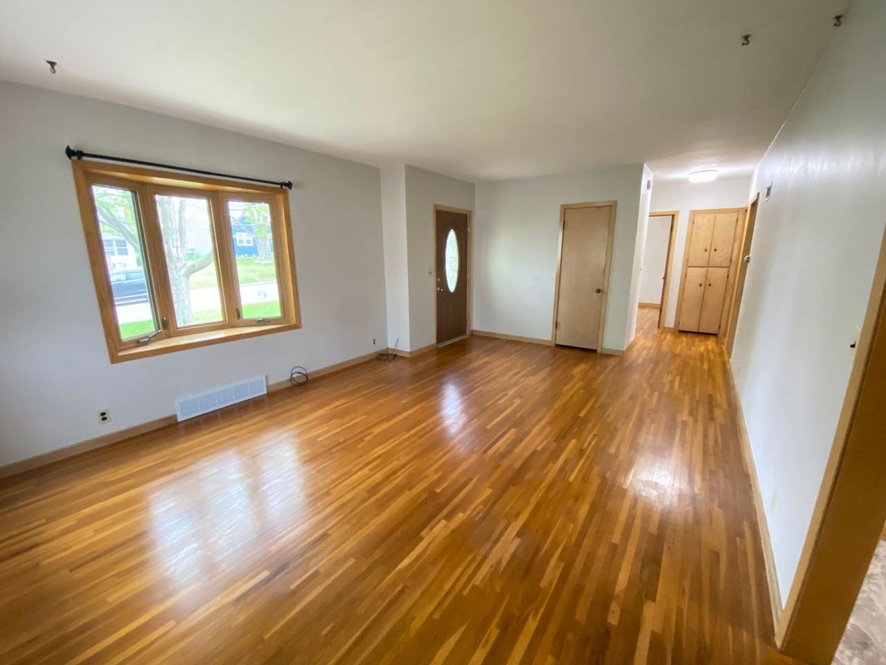 425 Auburn St - Photo 2 of 22