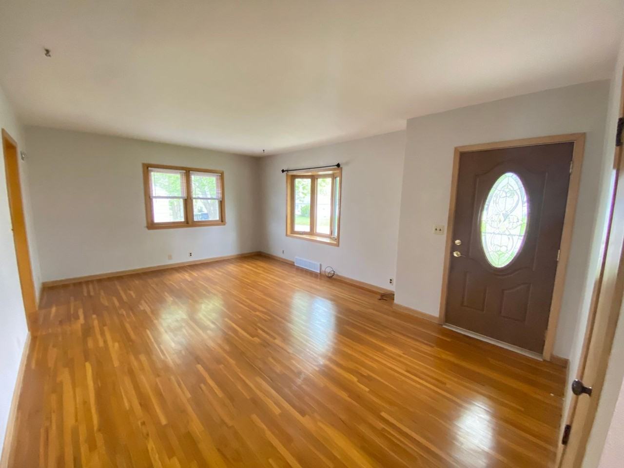 425 Auburn St - Photo 3 of 22