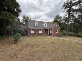 featured image of 3925 Rosewood Dr