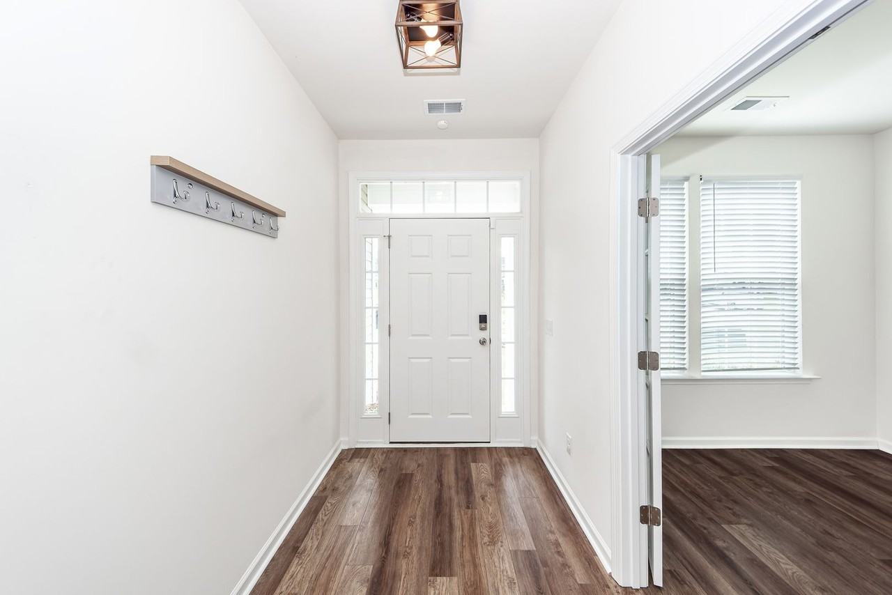 1728 Refuge Dr - Photo 3 of 49