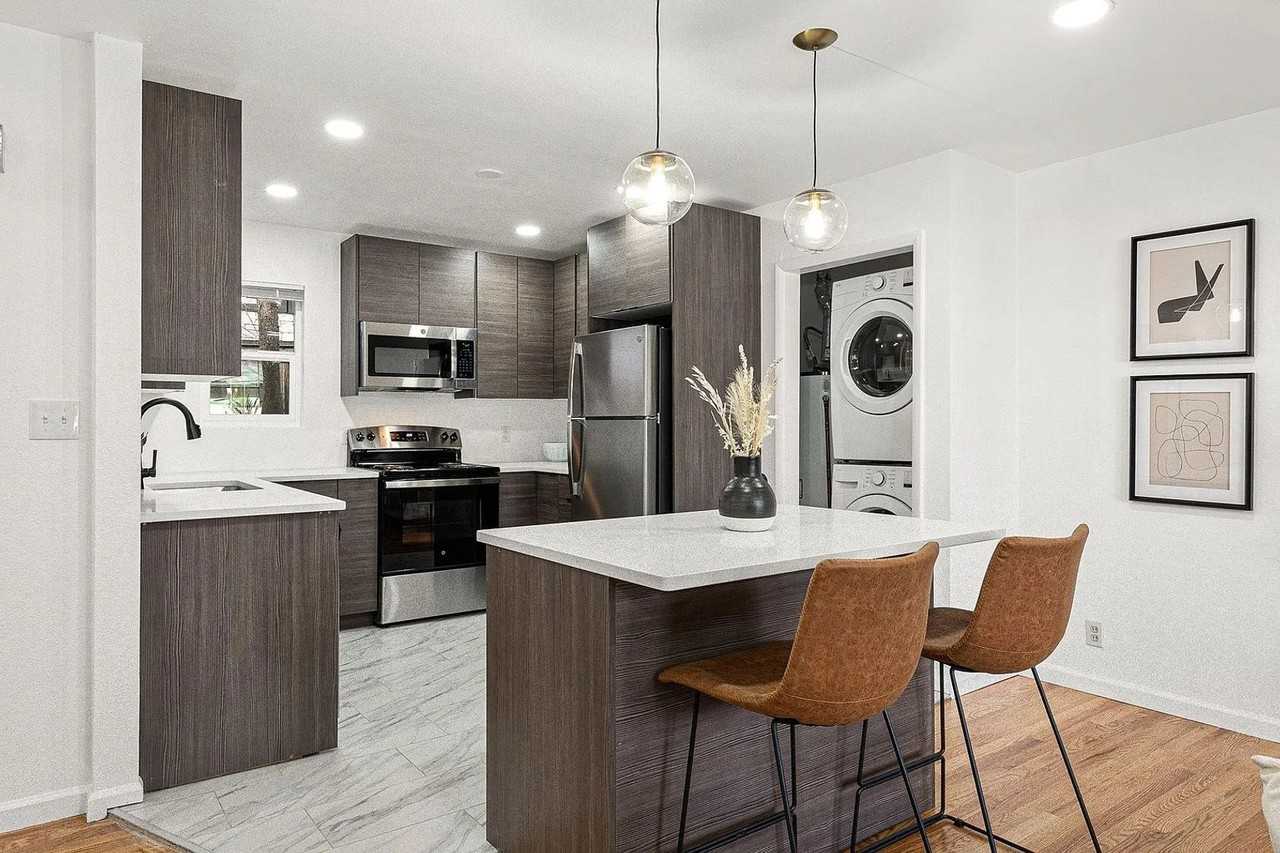 1228 Jay St - Photo 3 of 17