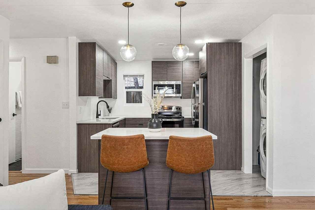 1228 Jay St - Photo 5 of 17