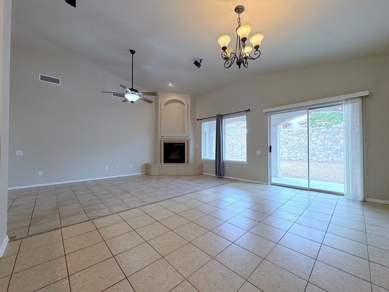 11201 Redstone Peak Pl - Photo 6 of 27