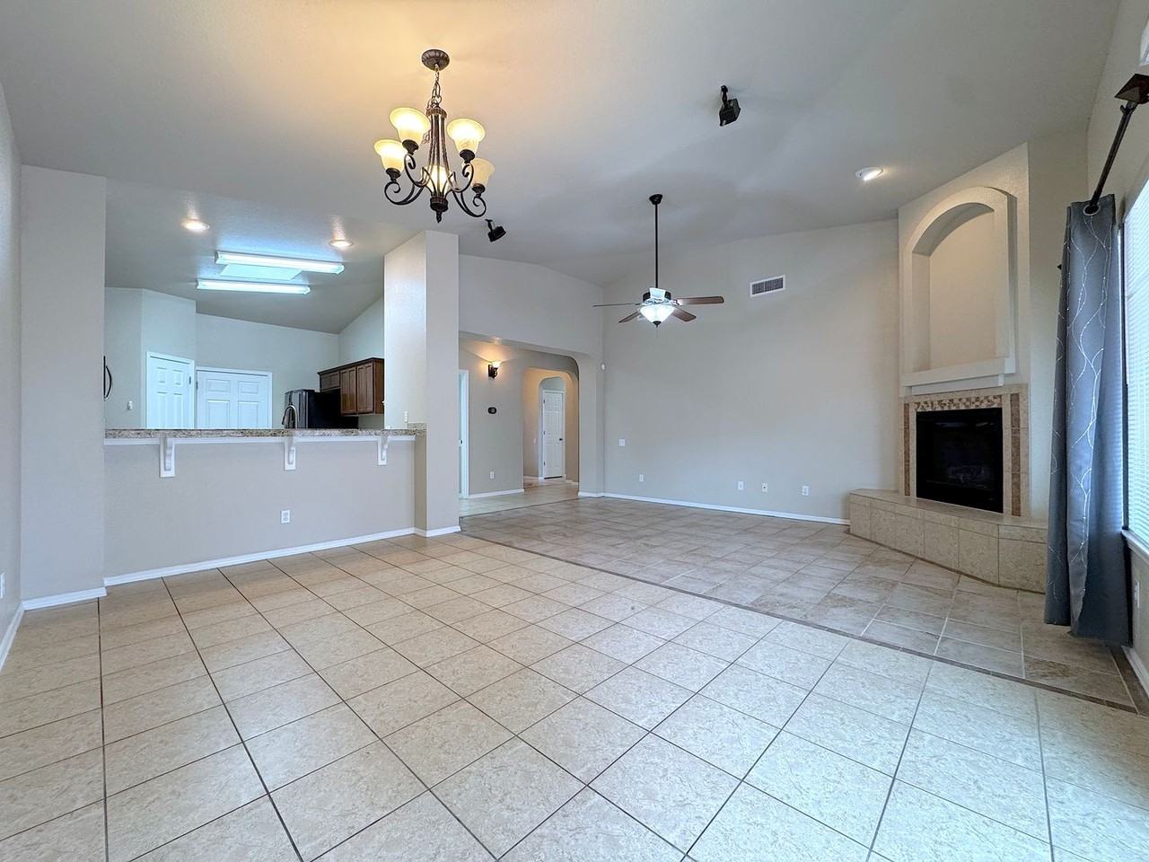 11201 Redstone Peak Pl - Photo 7 of 27