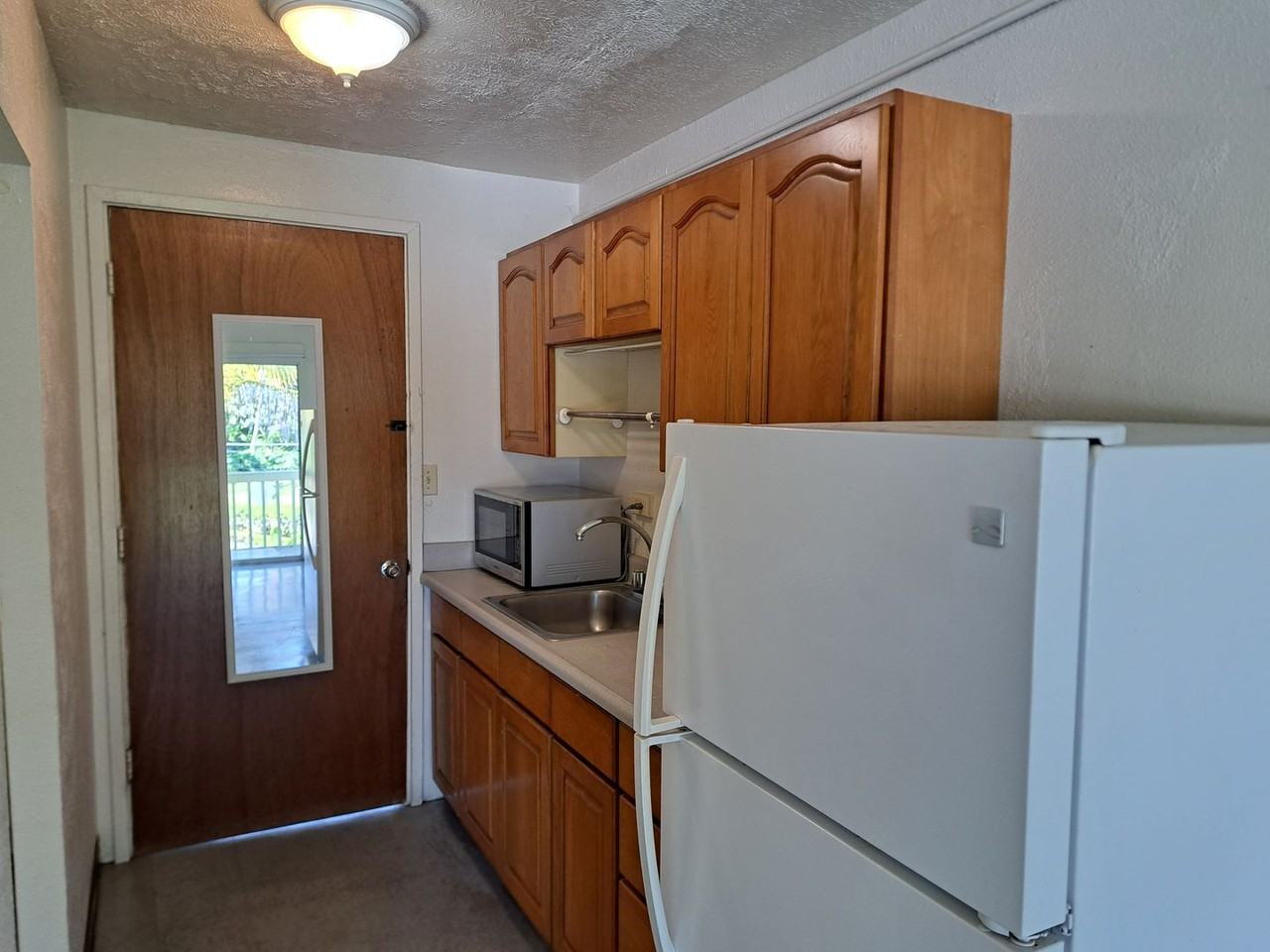 1303 Kalanianaole St #7 - Photo 3 of 15