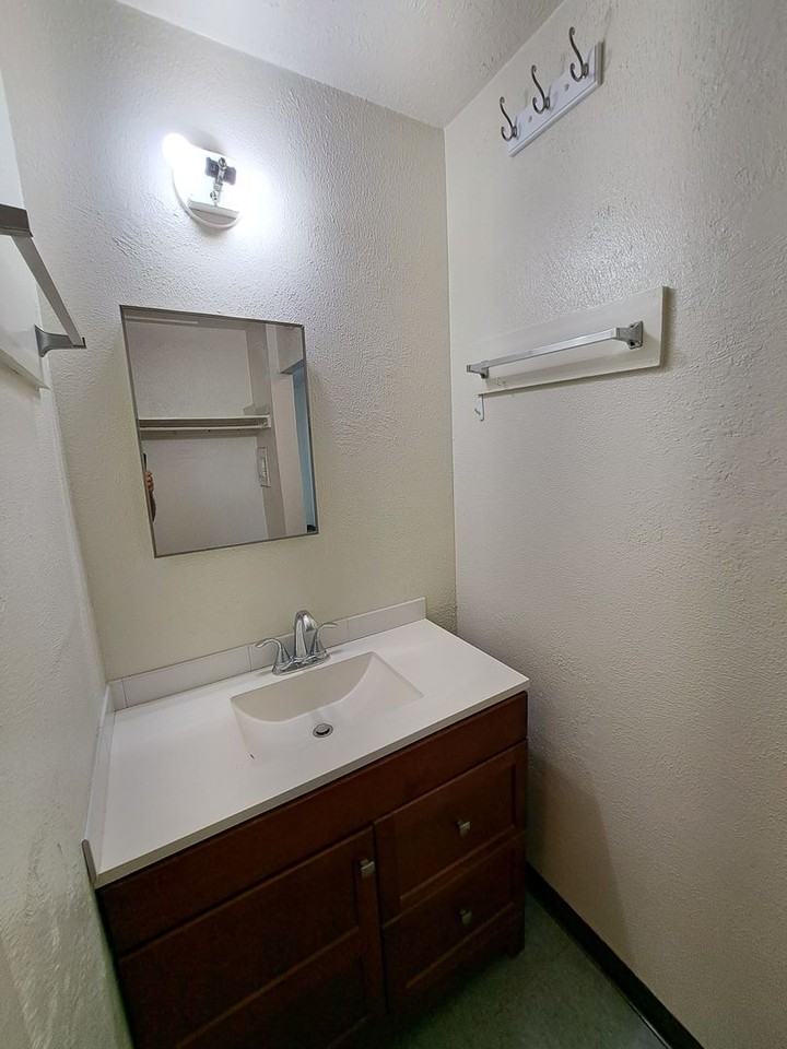 1303 Kalanianaole St #7 - Photo 7 of 15