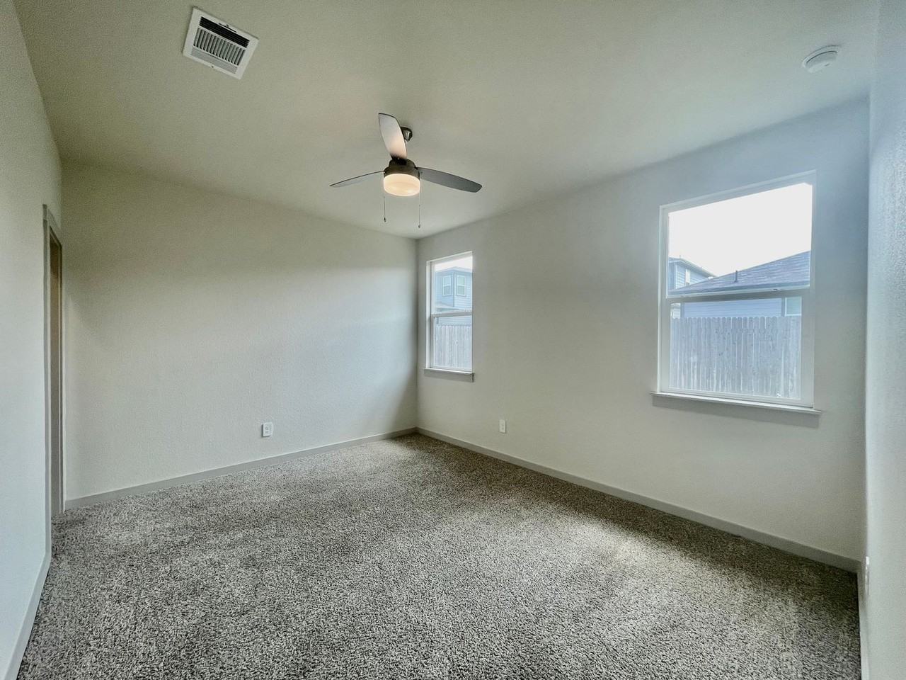 1332 Plymouth Rd - Photo 6 of 17