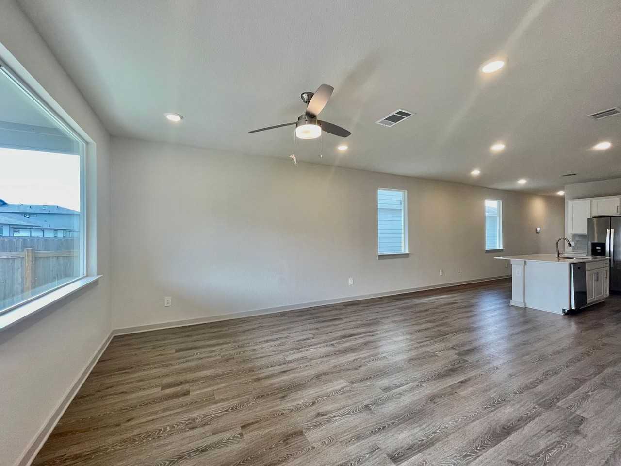 1332 Plymouth Rd - Photo 7 of 17