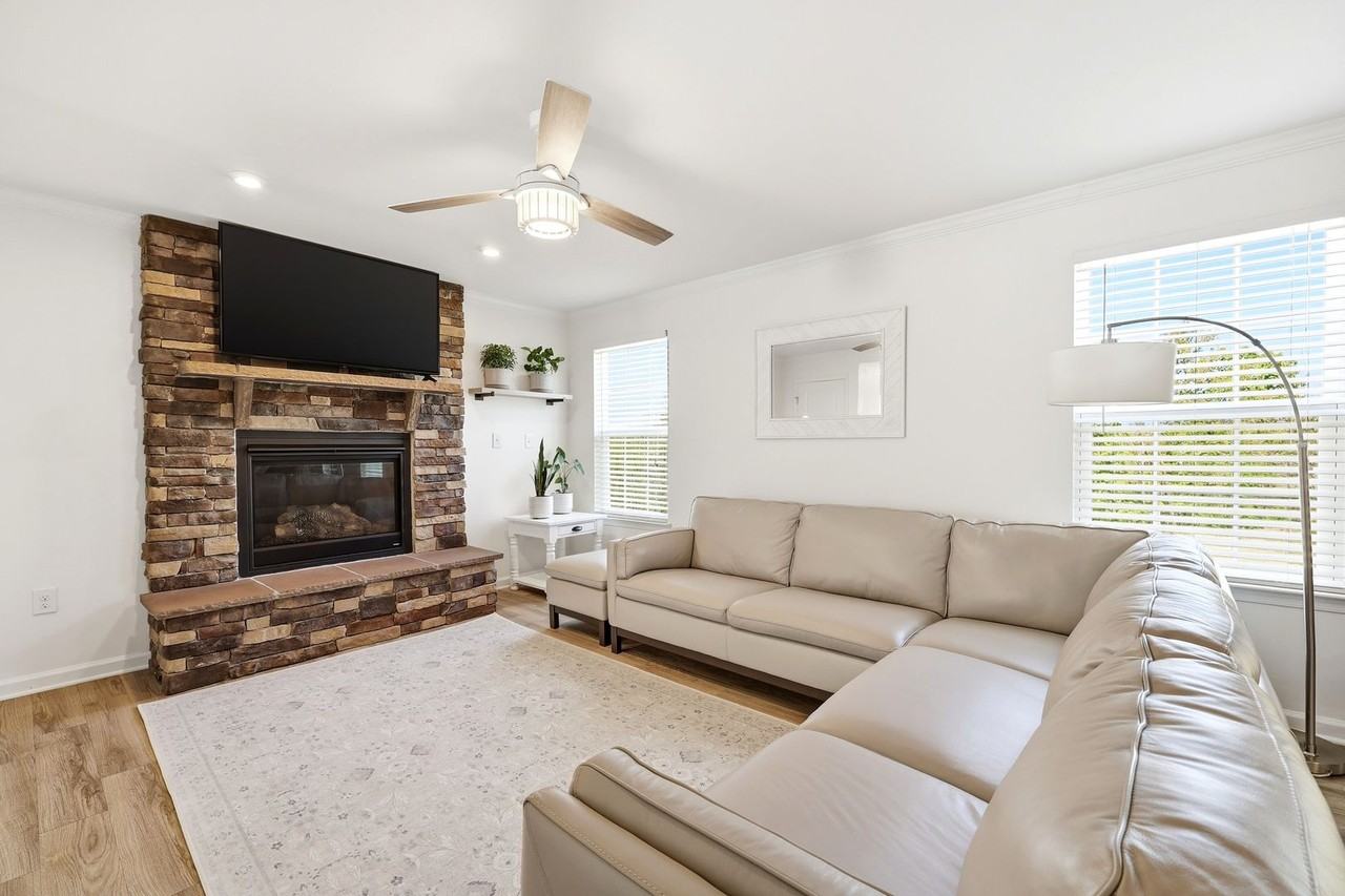 4435 Sunset Dr - Photo 6 of 49