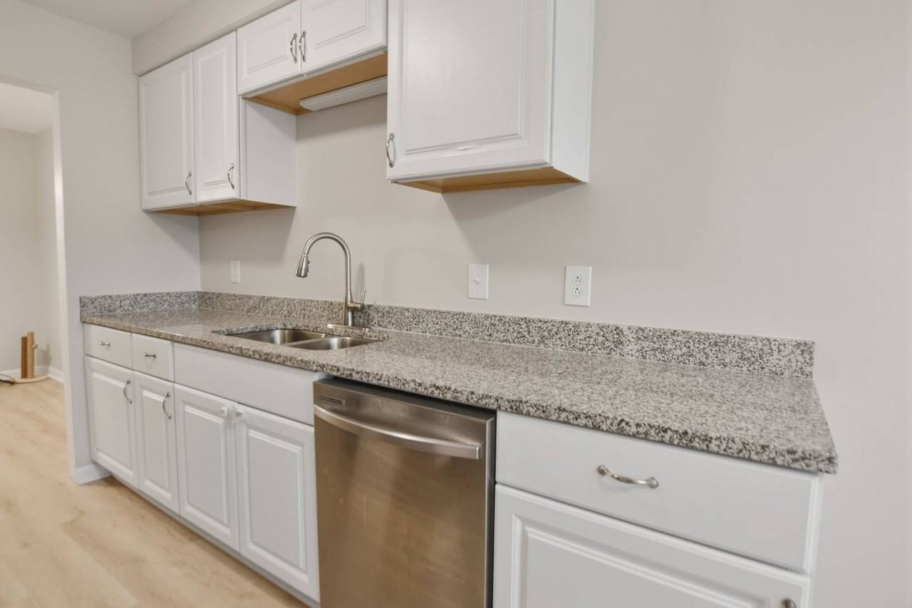 504 Linda Ln - Photo 6 of 16