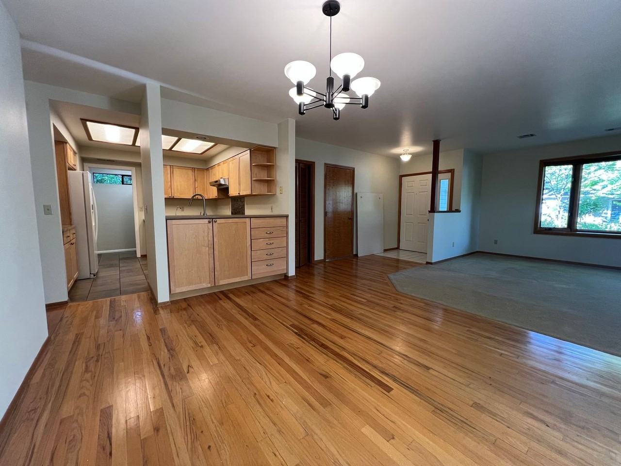 139 Wightman St - Photo 4 of 27