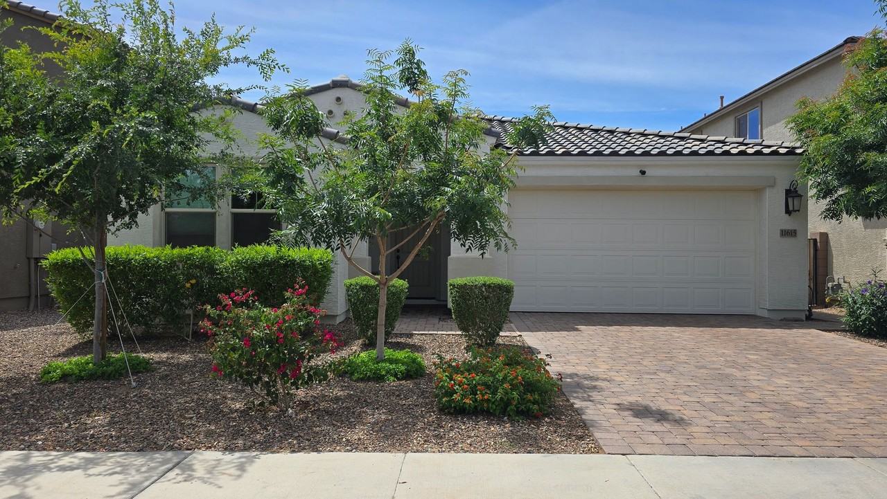 11615 W Marguerite Ave - Photo 3 of 45
