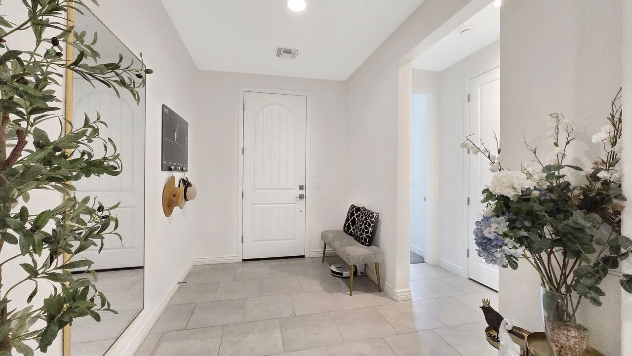 11615 W Marguerite Ave - Photo 4 of 45