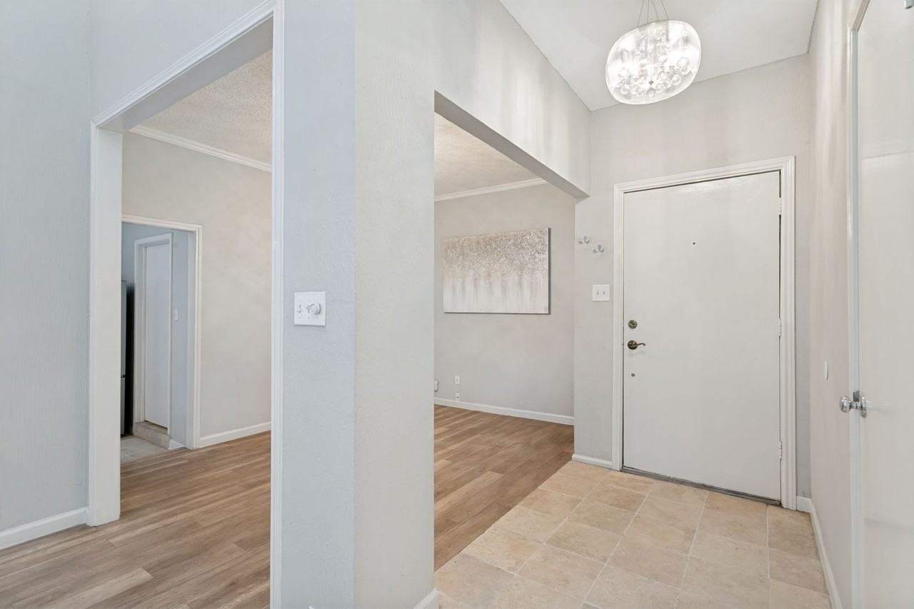 8510 Watchtower St - Photo 3 of 25