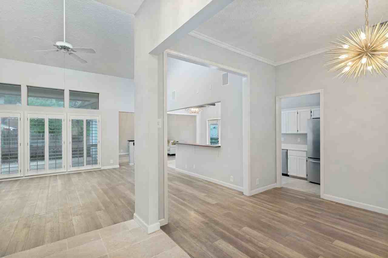 8510 Watchtower St - Photo 4 of 25