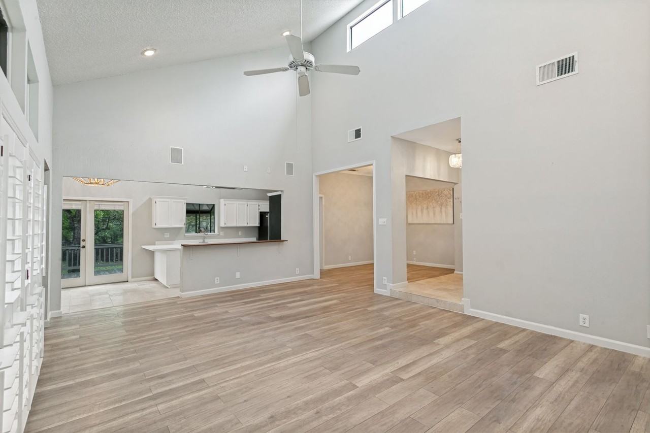 8510 Watchtower St - Photo 7 of 25