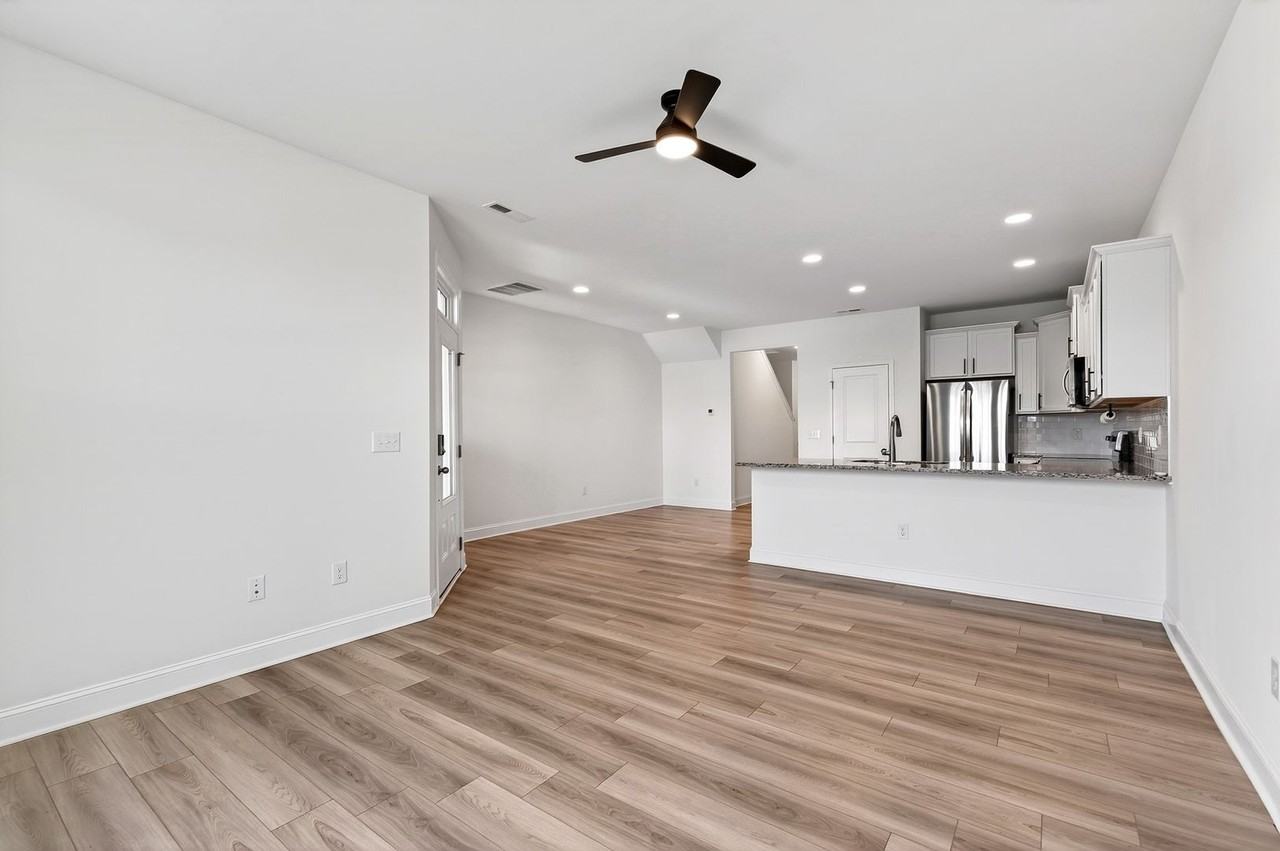 1842 Grassy Falls Ln - Photo 6 of 37