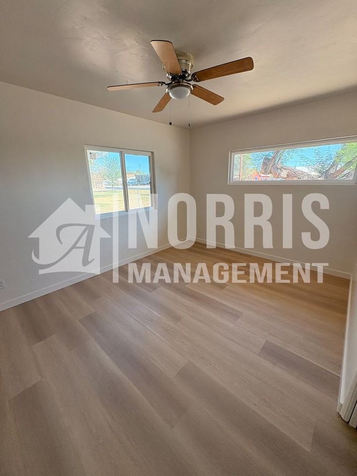 748 W Pima Ave - Photo 4 of 5