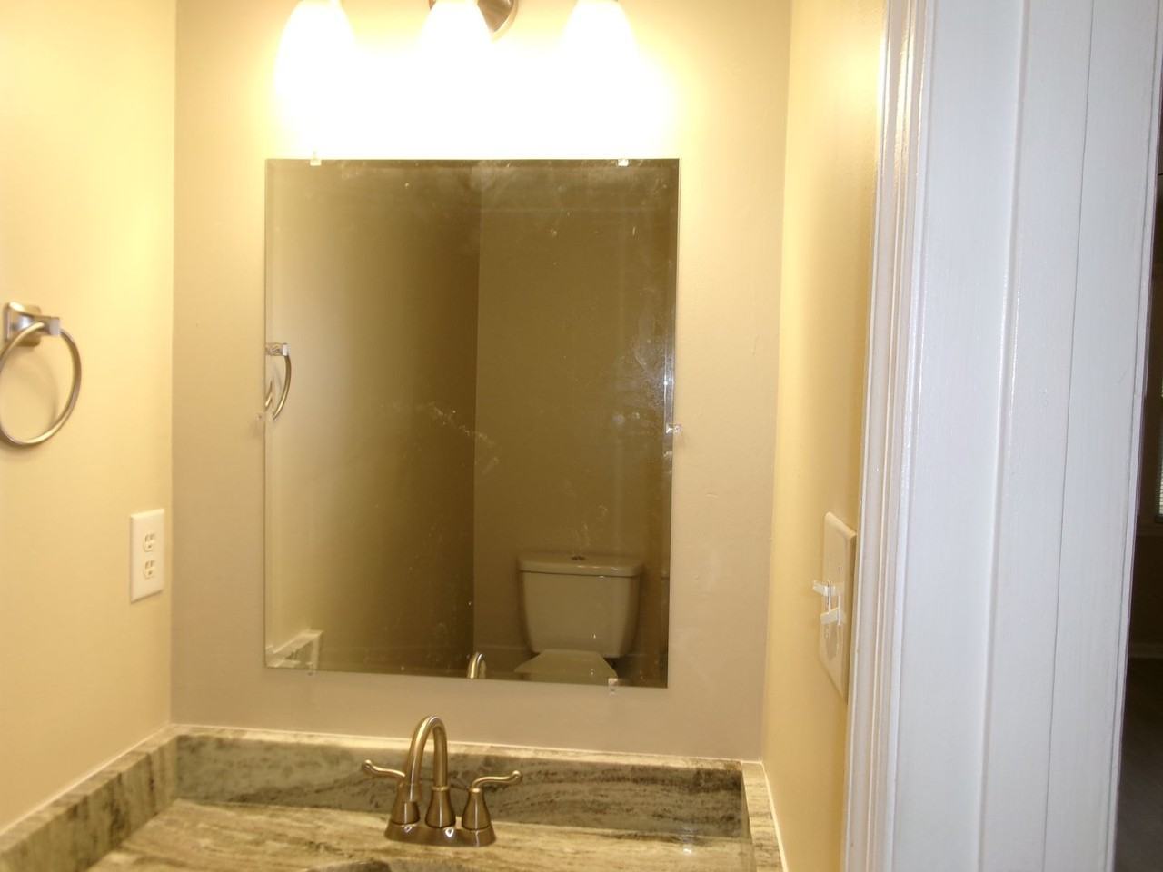 4346 Oak St #A - Photo 5 of 16
