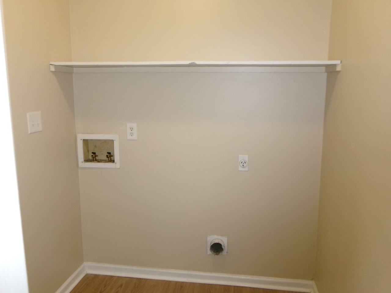 4346 Oak St #A - Photo 6 of 16