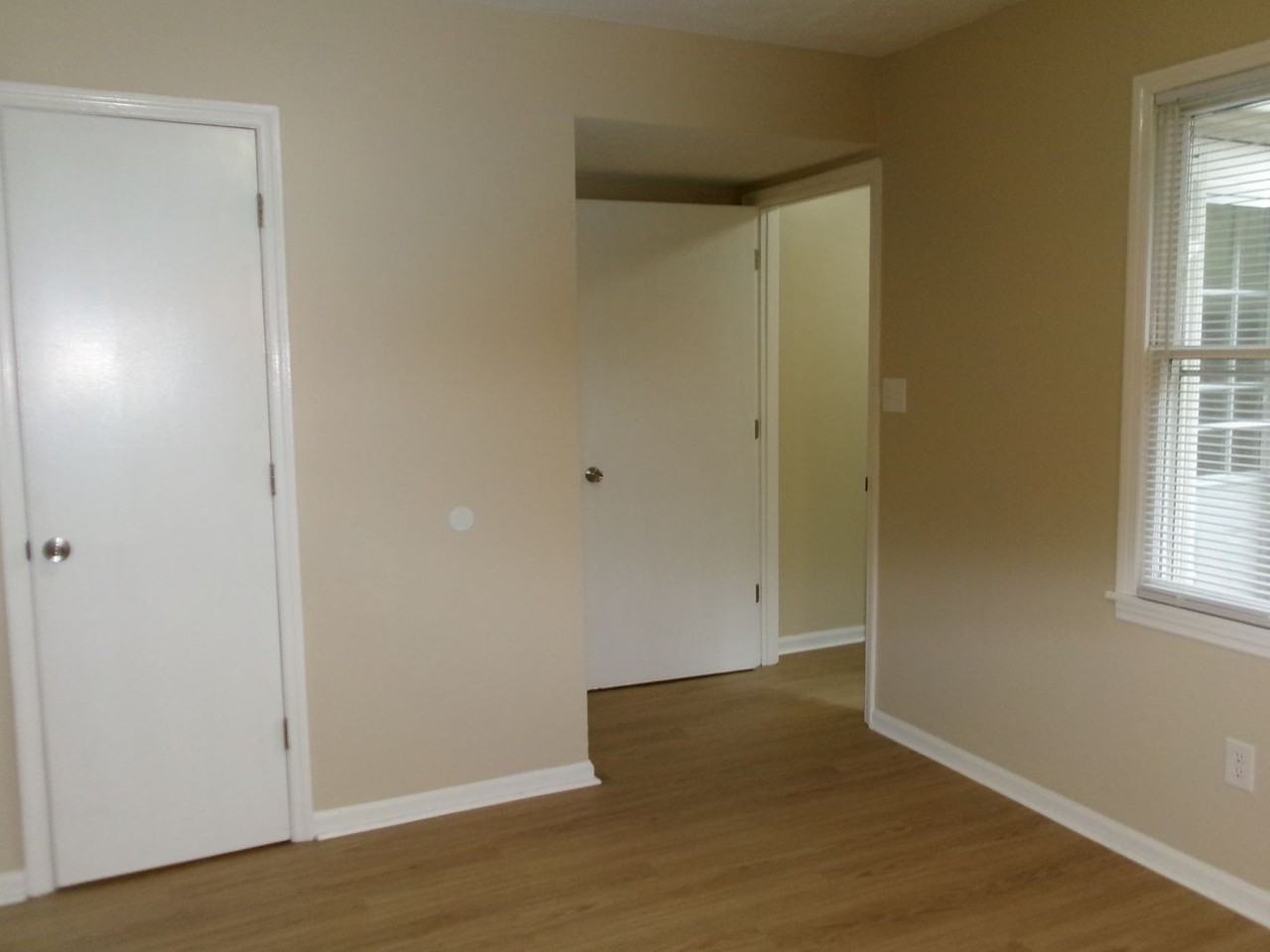 4346 Oak St #D - Photo 5 of 18