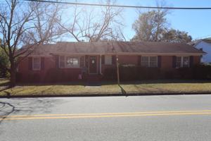 featured image of 206 E Grady St