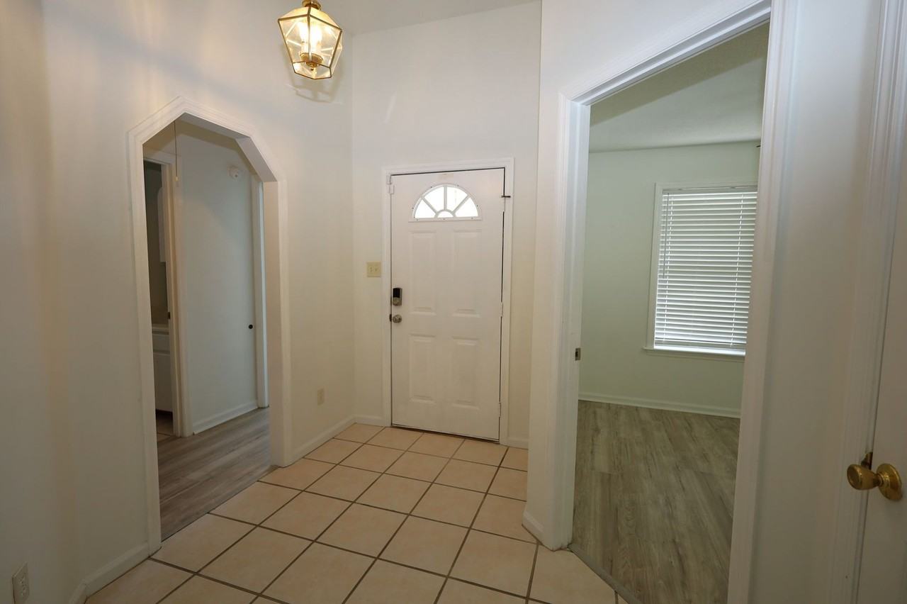 4220 Wilshire Dr - Photo 2 of 13