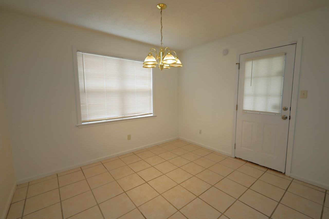 4220 Wilshire Dr - Photo 5 of 13