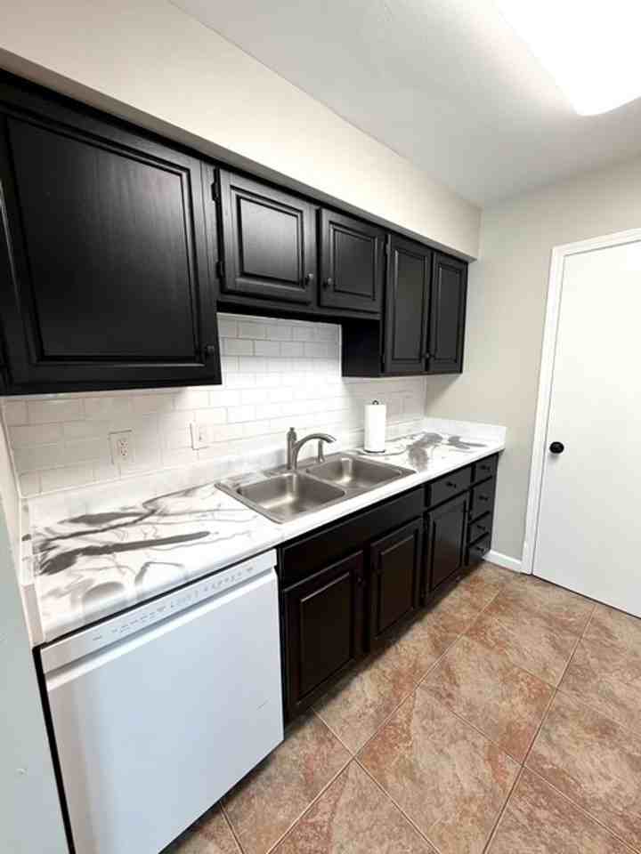 2021 S Brightside View Dr #C - Photo 2 of 19