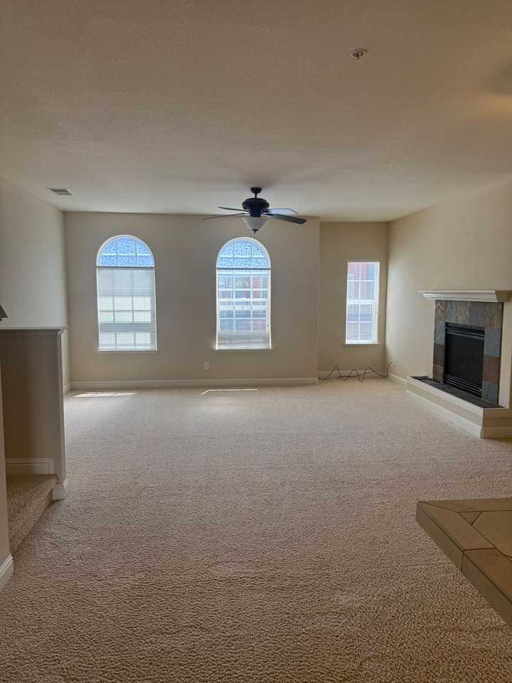 185 Johnson St - Photo 4 of 11