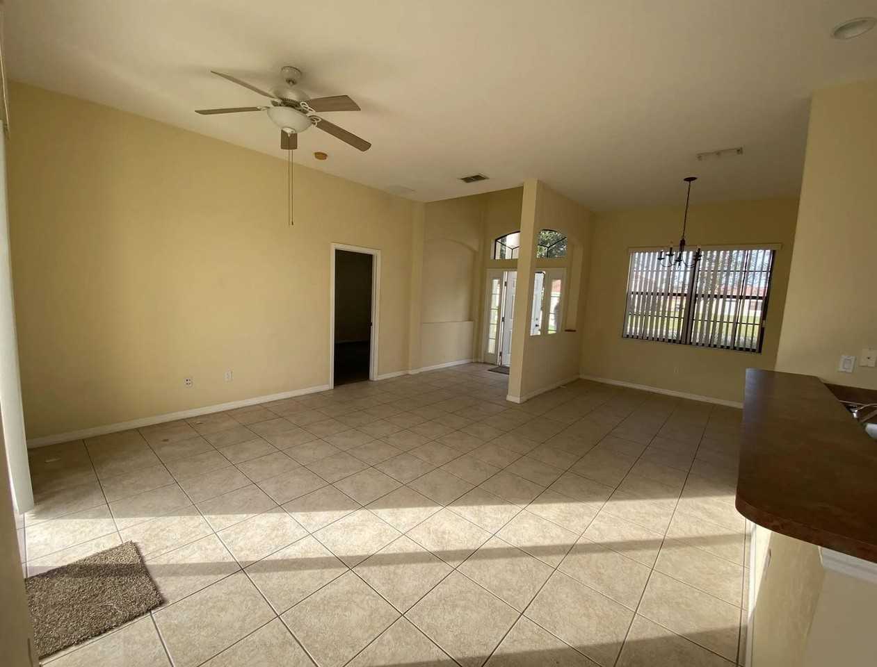 404 Cinnamon Dr - Photo 2 of 10
