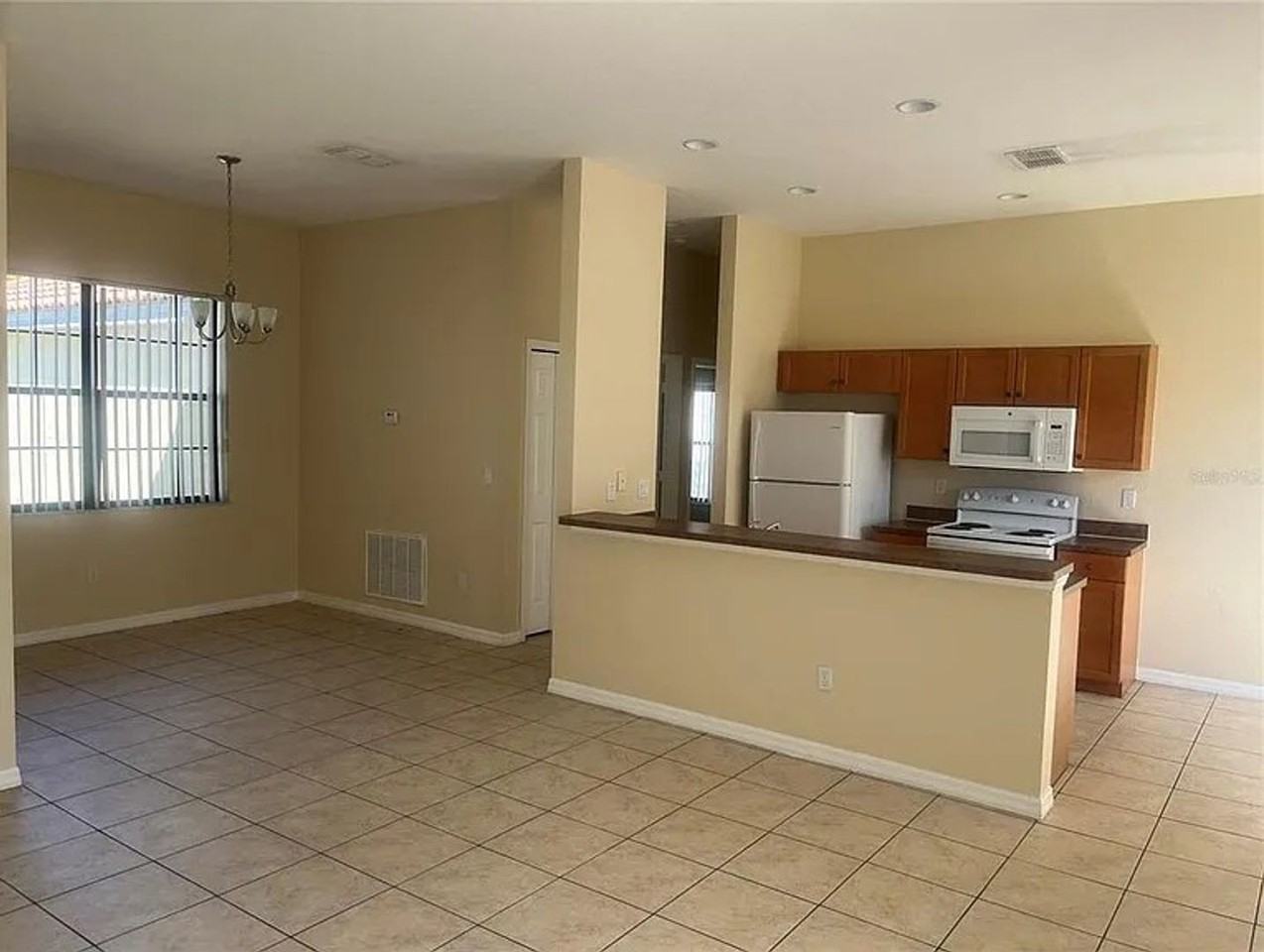 404 Cinnamon Dr - Photo 3 of 10