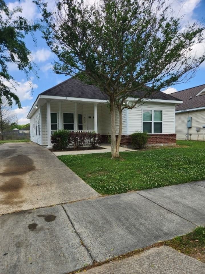 9173 Cedar Ct - Photo 2 of 10