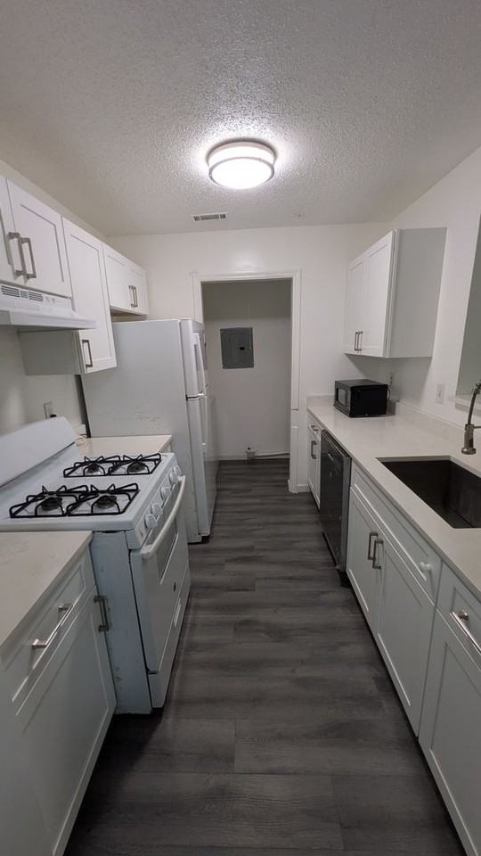 417 Ridge Creek Dr - Photo 2 of 9