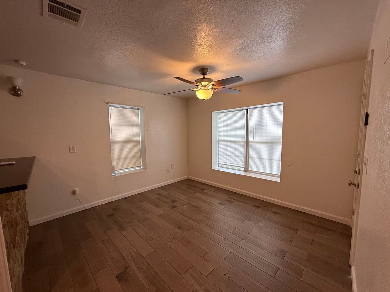 214 Aztec St - Photo 2 of 10