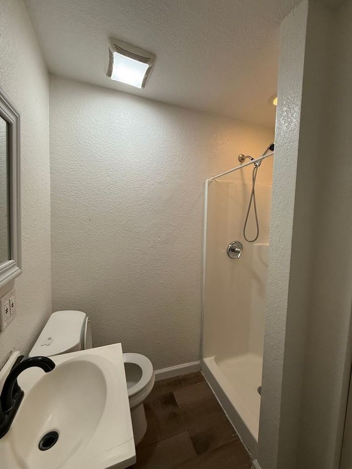 214 Aztec St - Photo 5 of 10