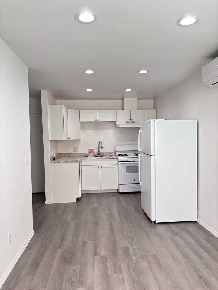 4022 Karling Pl #B - Photo 6 of 17
