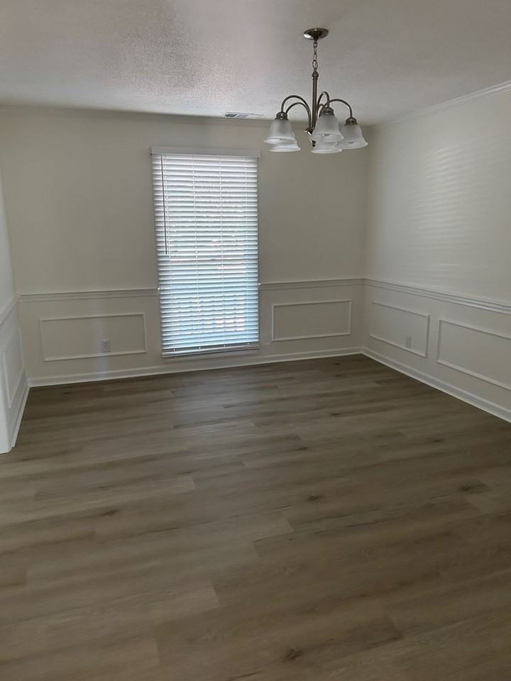 842 Meriweather Dr - Photo 4 of 50