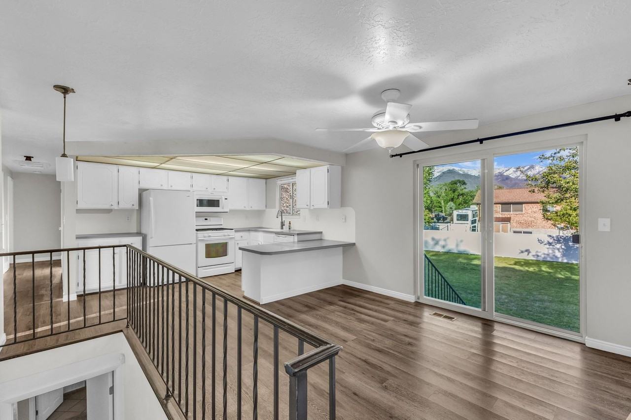 4238 S 800 W - Photo 5 of 33