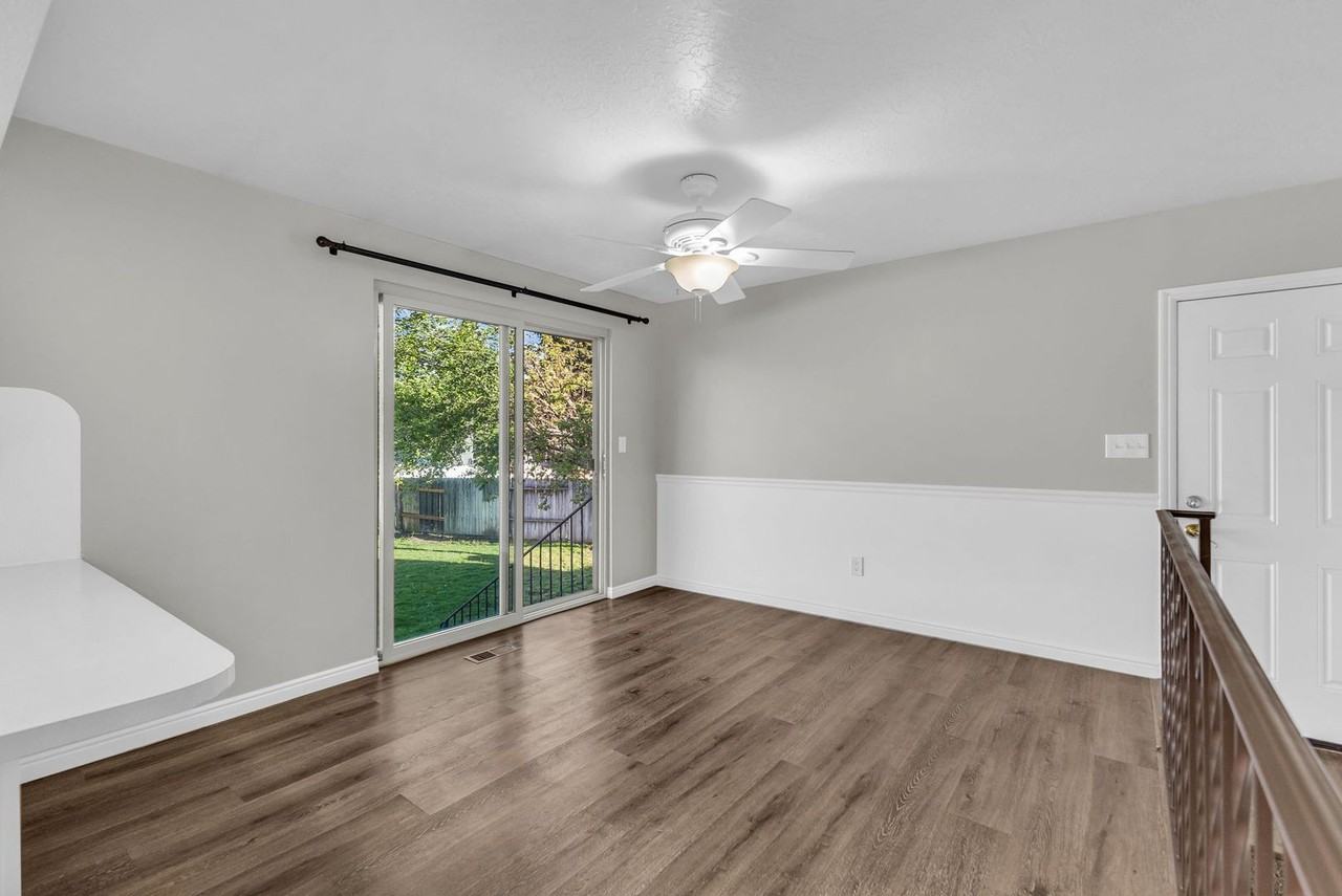 4238 S 800 W - Photo 6 of 33