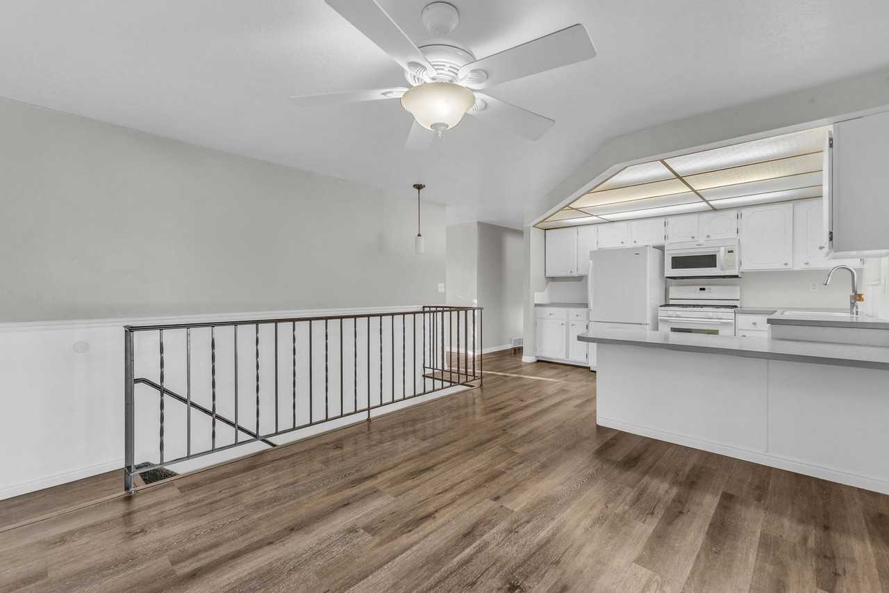 4238 S 800 W - Photo 7 of 33