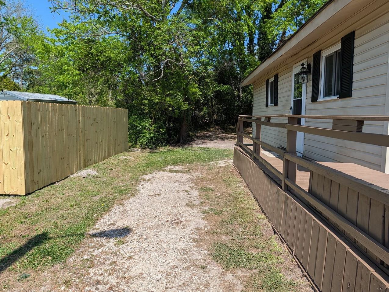 203 Wall St - Photo 3 of 17