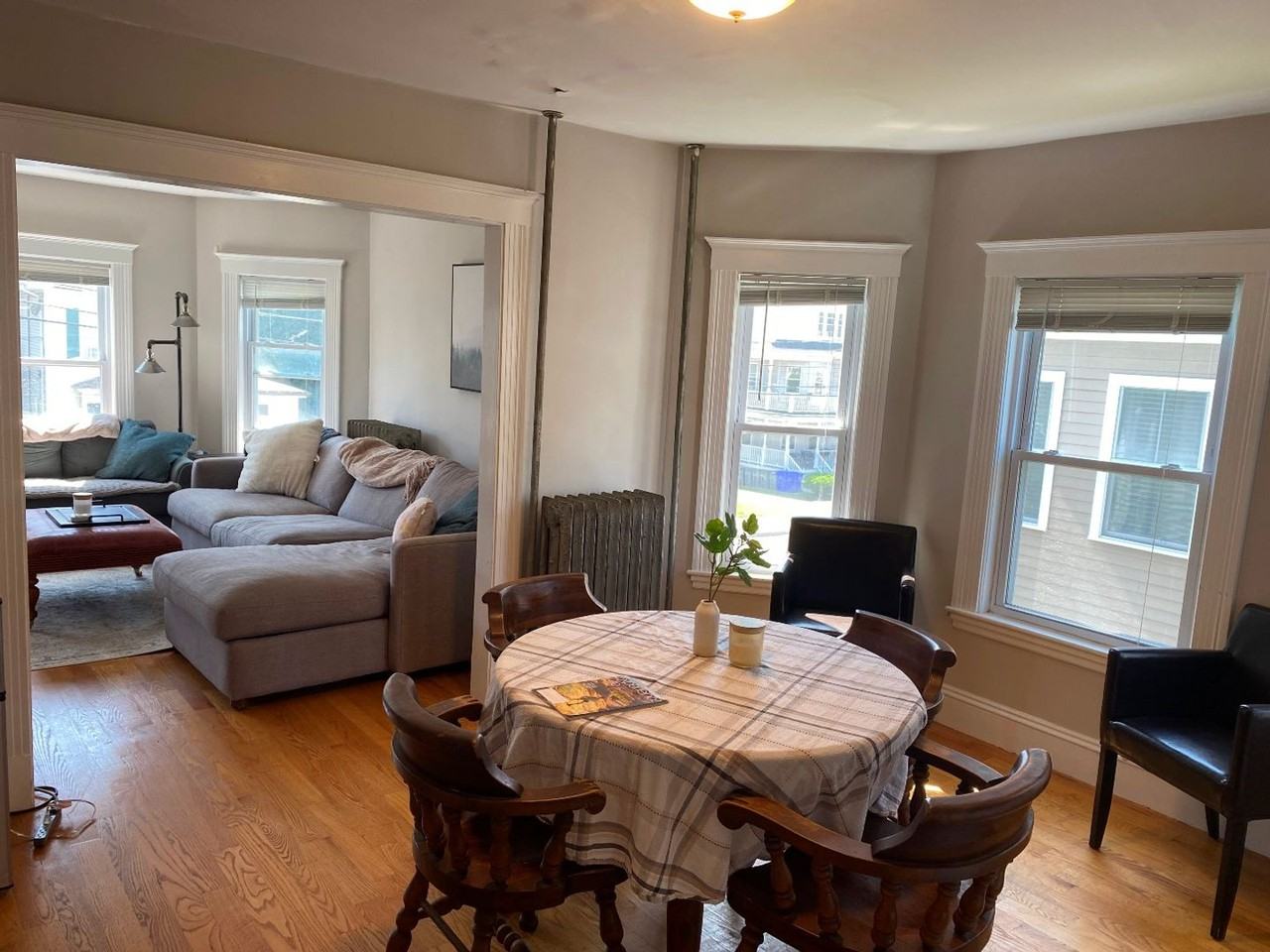 129 Brooks St - Photo 3 of 18
