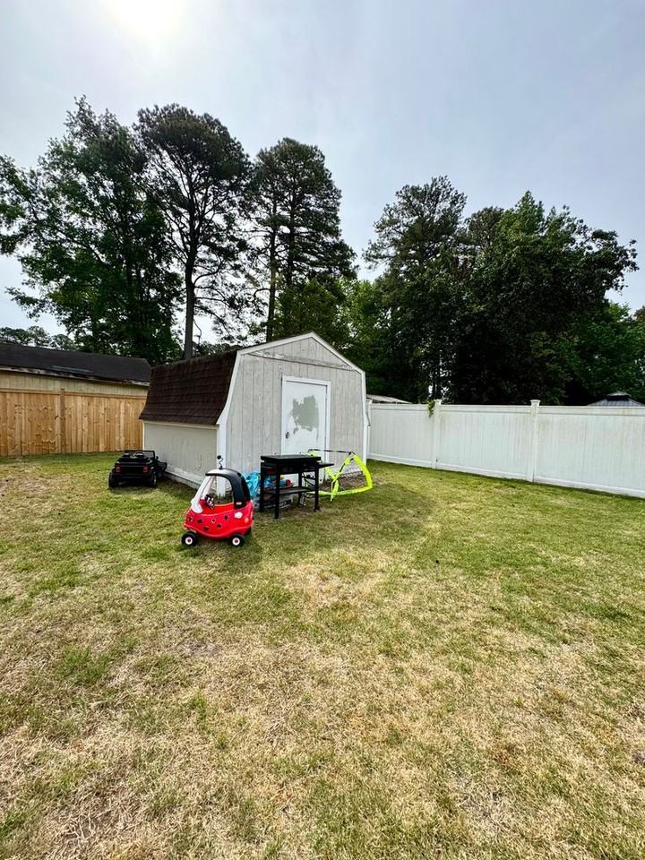 1217 Lakeview Dr - Photo 2 of 19